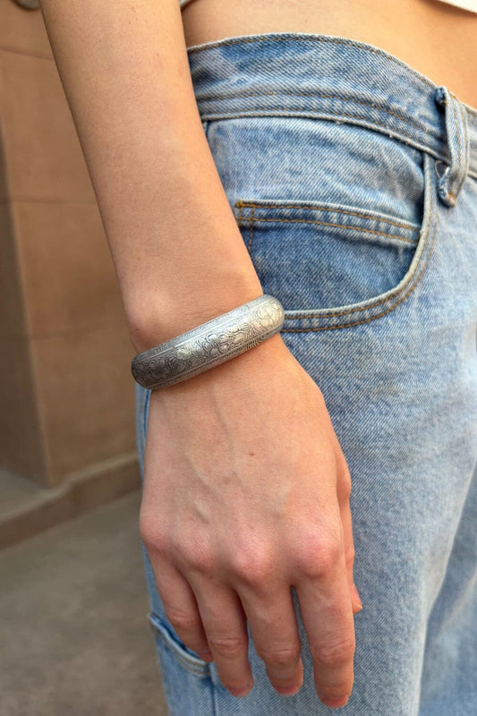 Brandy Melville Floral Engraved Bracelet