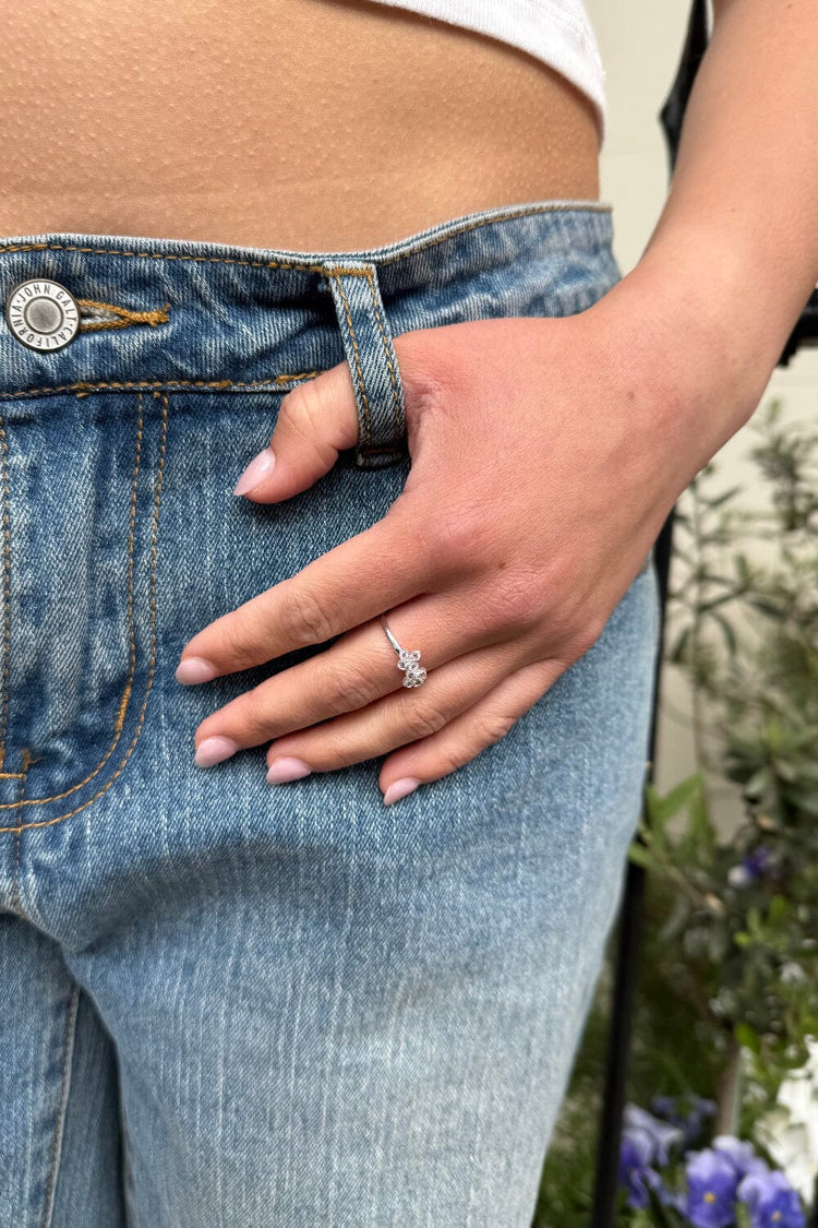Brandy Melville Flower Ring